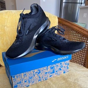 Brooks Levitate 2 (women’s Medium/B)